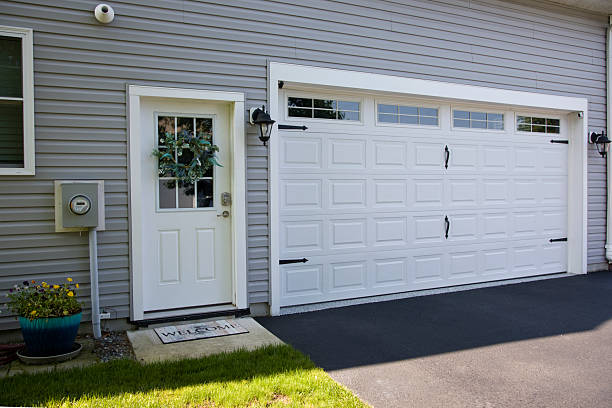 24/7 Emergency Garage Door Panel Replacement experts in Lewiston, CA